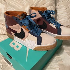 Nike SB Zoom Blazer Mid Prm- Dark Wine/Black-Pink Oxford